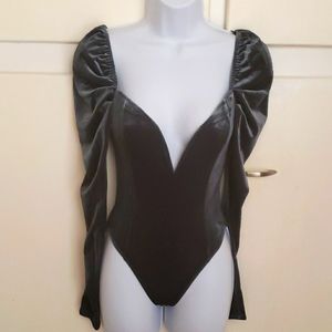 Plunging Velvet Bodysuit
TEAL